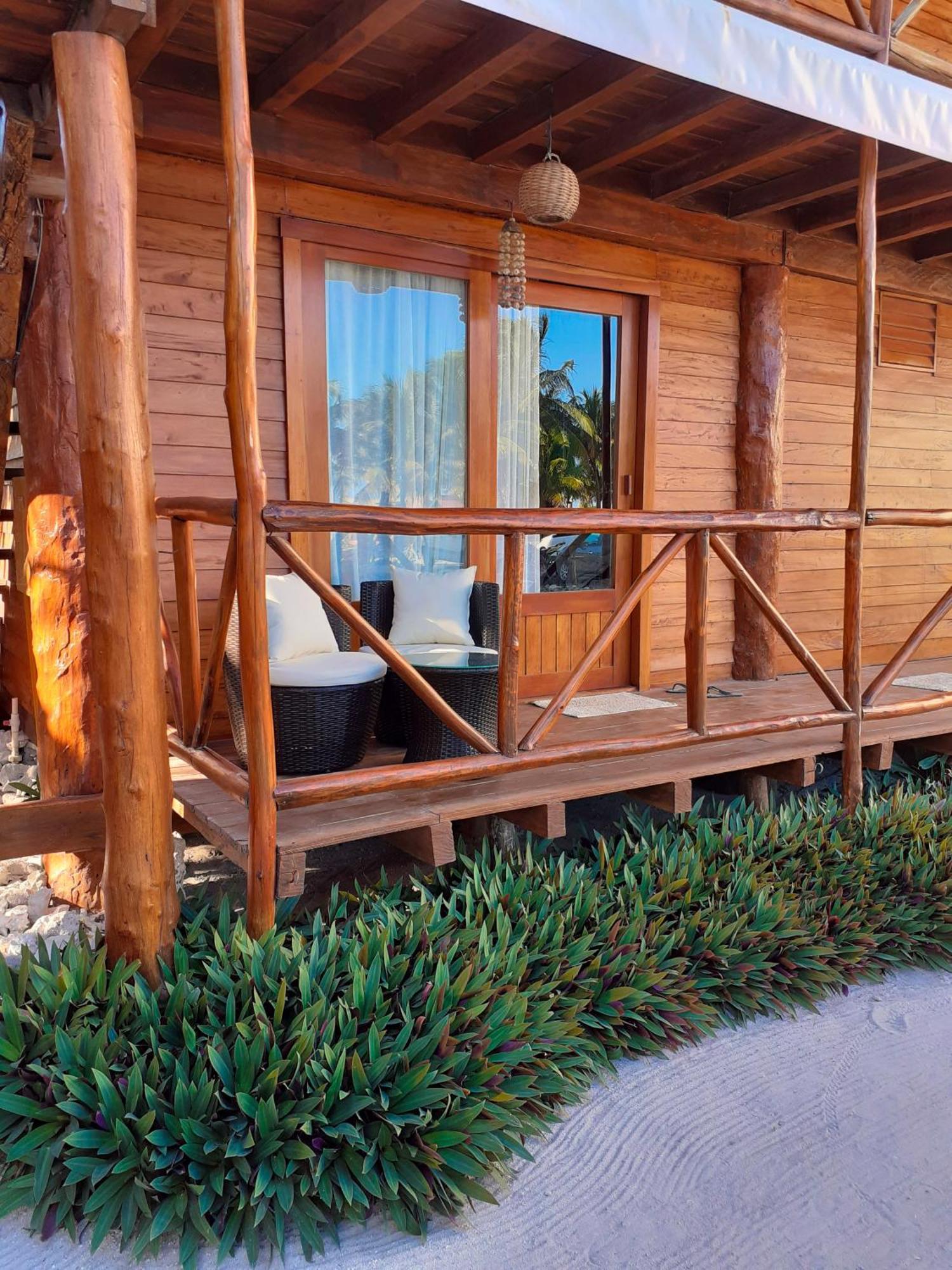 Palmeras De Mahahual Cabanas Extérieur photo